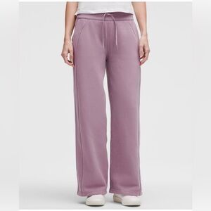 Lululemon Athletica Mauve Wide Leg Pants size XL in a hot pink